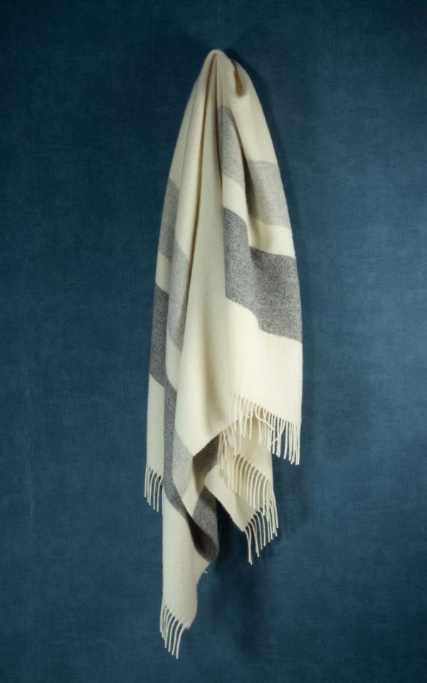 Wool throw Agatha grey