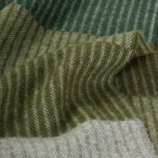 Wool throw Linea 4leaf_macro