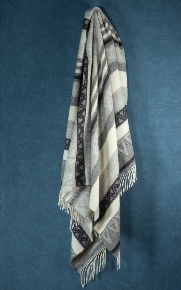 Wool throw Triangel grey