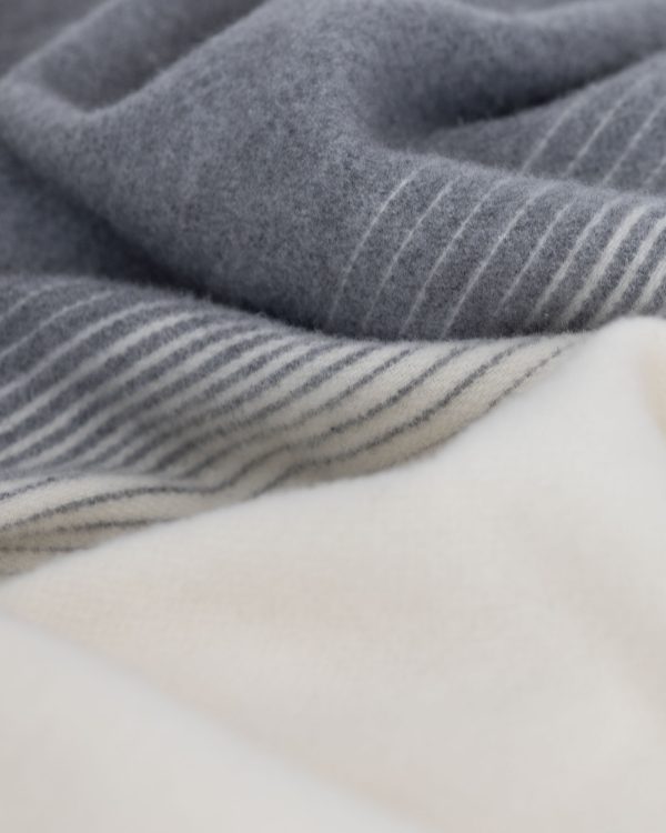 Merino-kasjmier deken IVORY MIST - Afbeelding 3